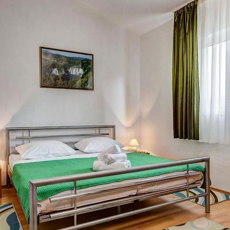 Apartment Jelcic Подстрана Екстер'єр фото