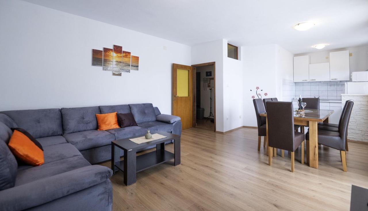 Apartment Jelcic Подстрана Екстер'єр фото